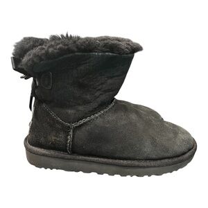 UGG Mini Bailey Bow I Boots Black Suede Shearling Women’s Size 6‎